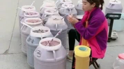 小姐姐摆石子,小姐姐的创意摆石艺术